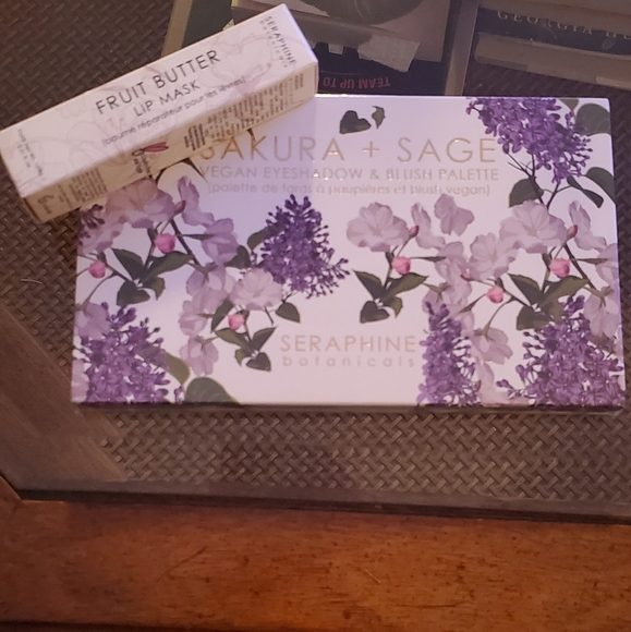 Seraphine lip butter and eyeshadow and blush - Picture 4 of 4